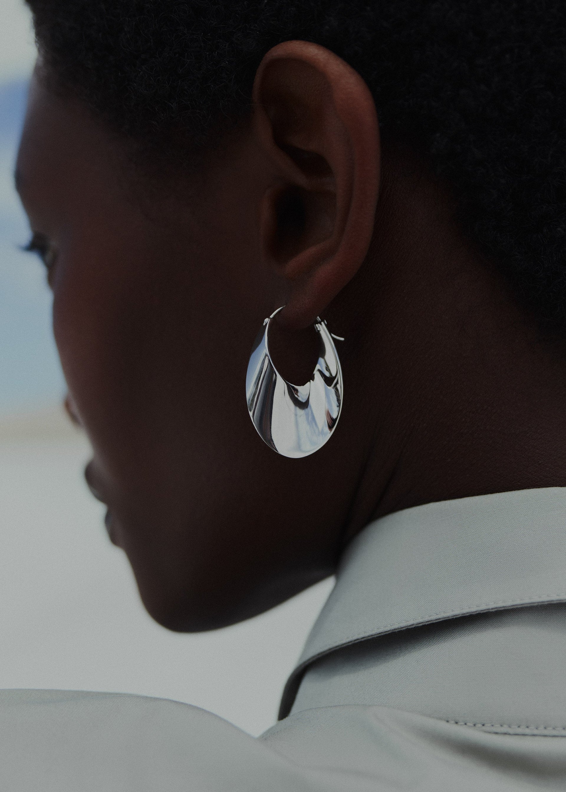 Orecchini a cerchio Éole - argentata in ottone rodiato