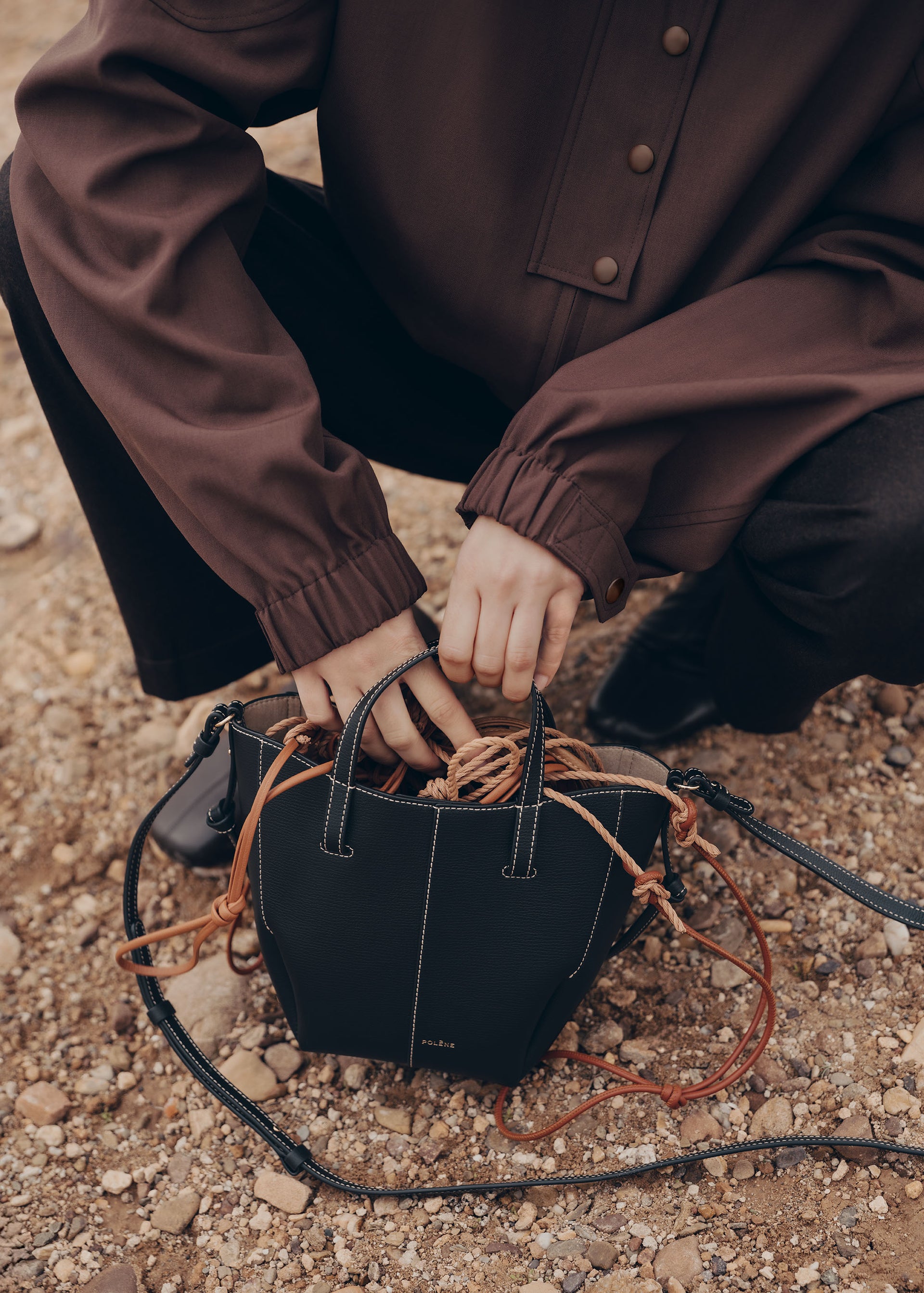 Cyme Tote Nano - Nero Granulata Cuciture Écru