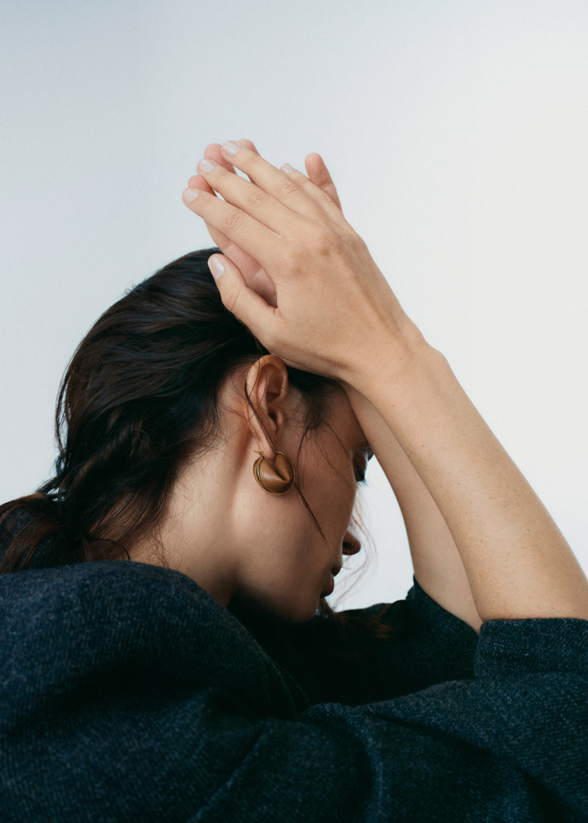 Orecchini creoli Ormé - placcata oro cuoio cammello