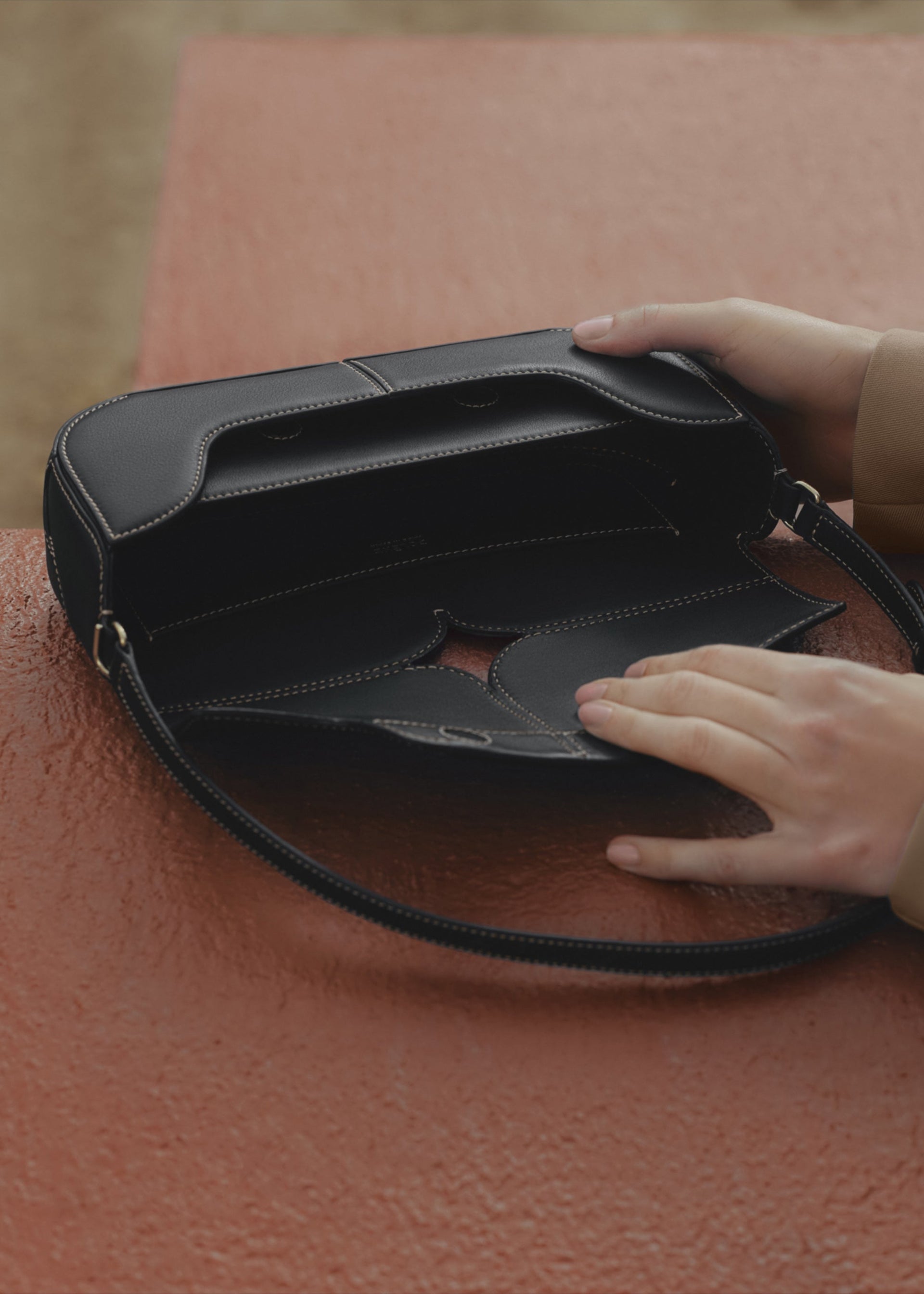 Osmo - Nero Liscia Cuciture Écru