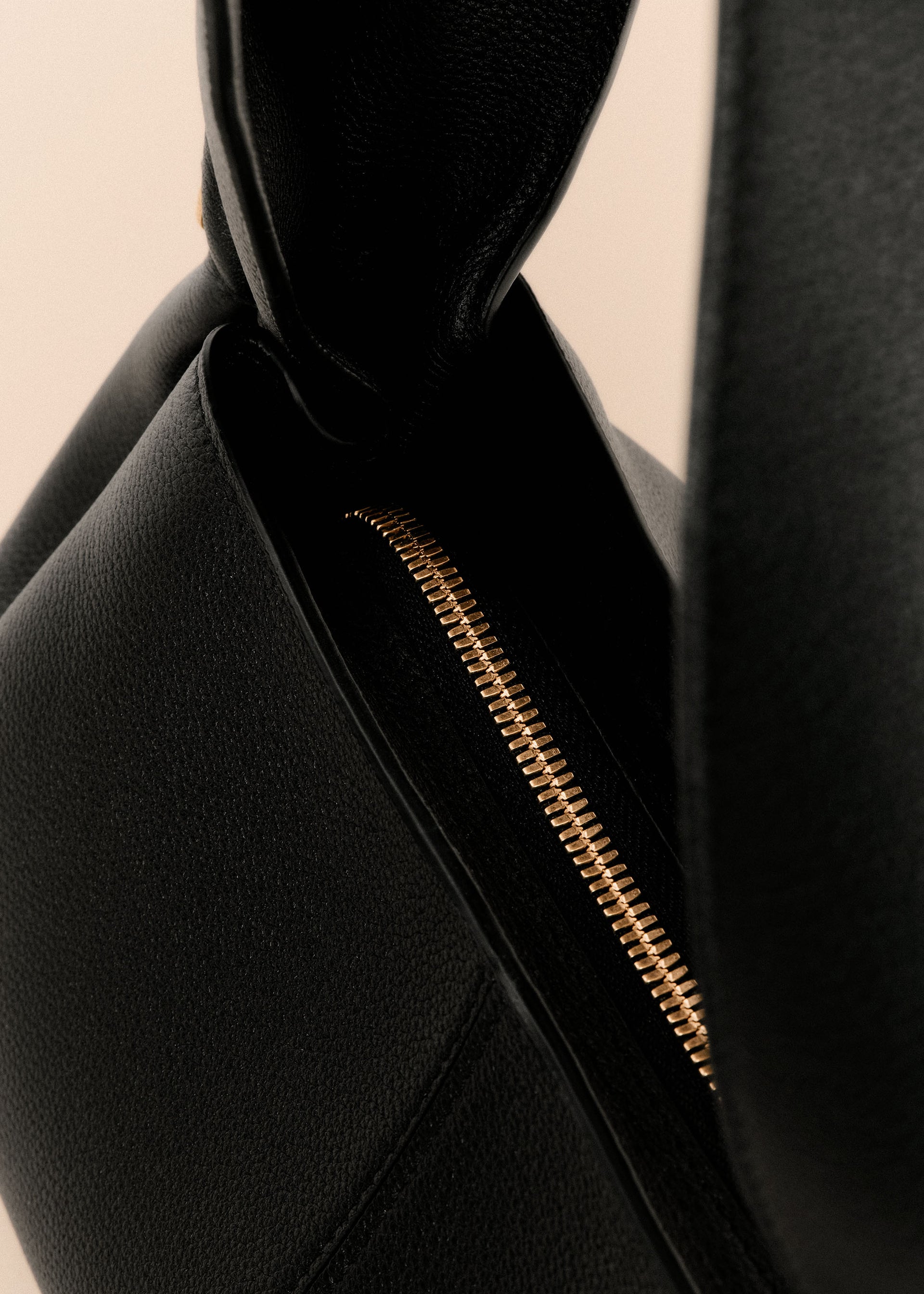 Numéro Neuf East-West - Nero granulata