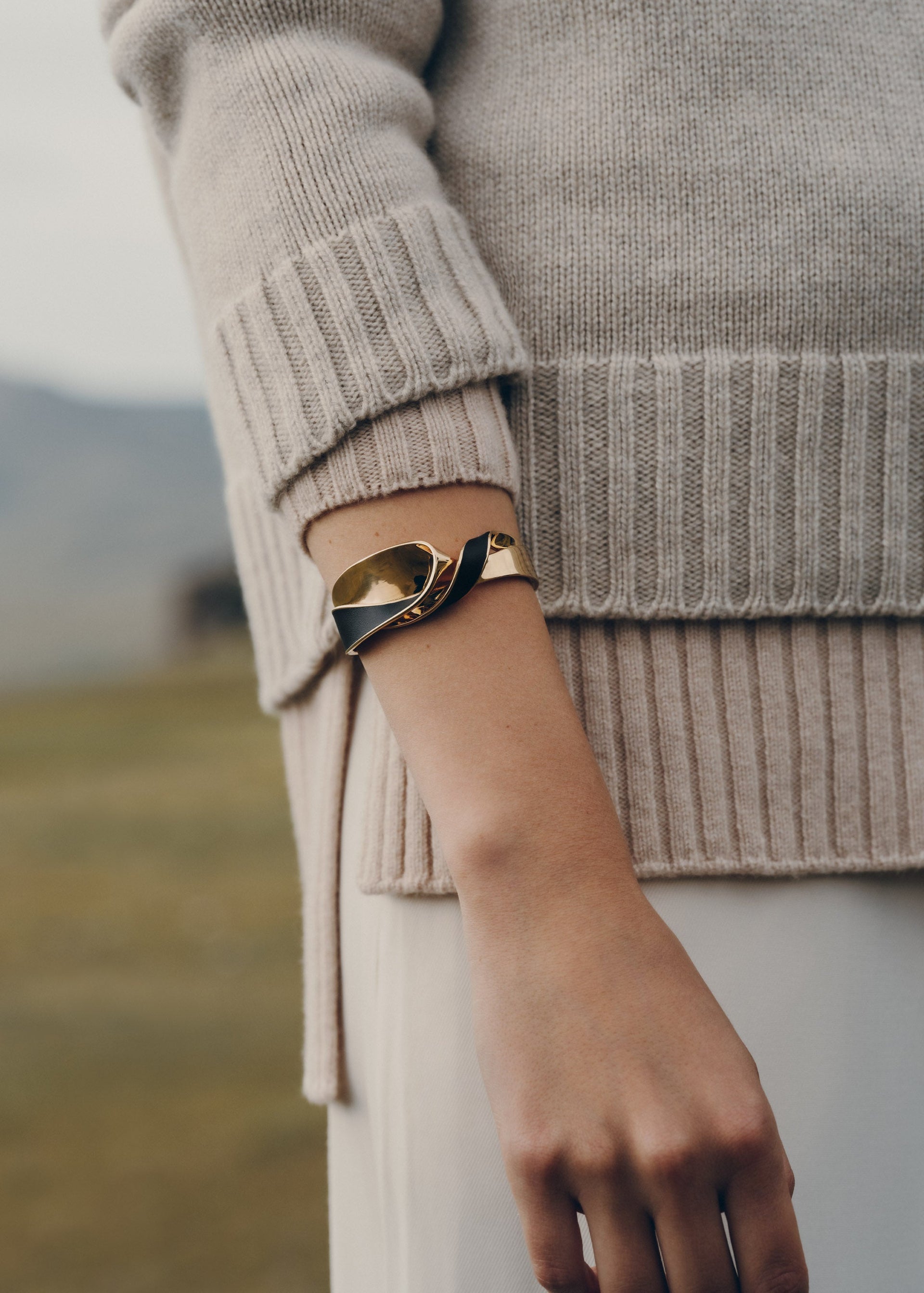 Bracciale aperto Éole - Pelle Nera