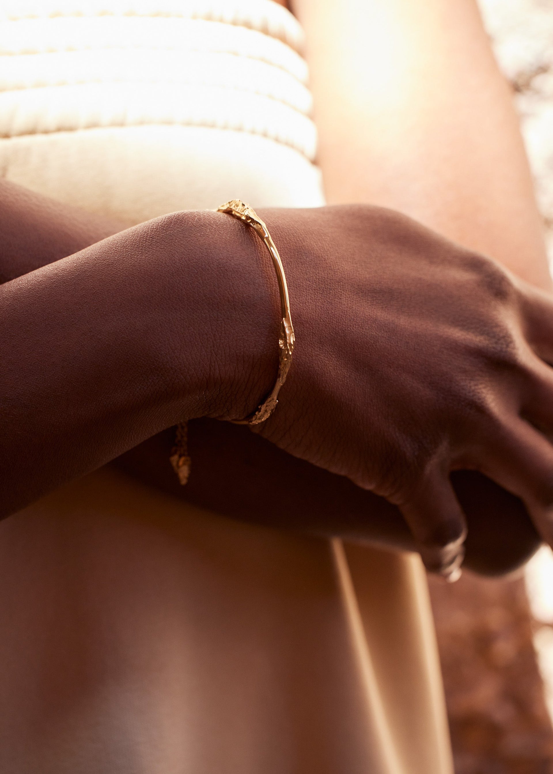 Bracciale a cerchio Eroz - placcata oro 24 carati